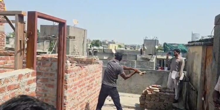चांदनी चौक में 55 दुकानें सील, लक्ष्मी नगर-मयूर विहार में चला MCD का हथौड़ा… अवैध निर्माण पर एक्शन