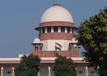 ‘जाओ, मां के पैर छूकर पापों की माफी मांगो’, मकान पर कब्जे की कोशिश करने वाले कलयुगी बेटे को सुप्रीम कोर्ट की सख्त फटकार