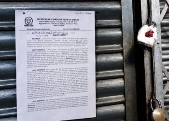 दिल्ली के दिल चांदनी चौक के कूचा महाजनी मार्केट में 54 दुकानें सील, सुबह-सुबह कार्रवाई से व्यापारियों में हड़कंप