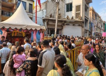 खड़े हनुमान मंदिर के पास अचानक पहुंचे लंगूर, हजारों भक्त भी जमा…. उज्जैन में हलचल तेज, Video