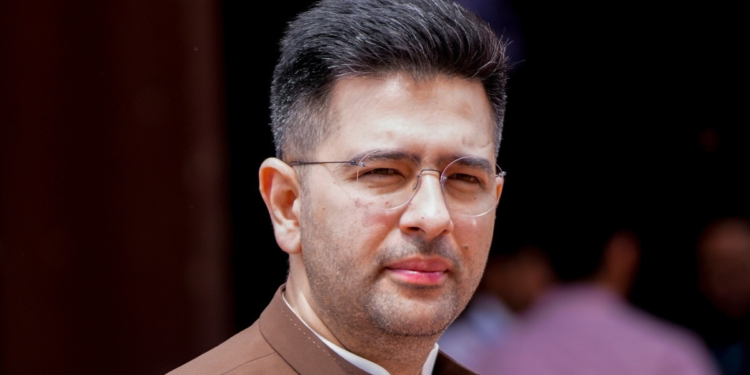 फॉर्म 6 भरा, 7 दिन का नोटिस और मिली मंजूरी… राघव चड्ढा के दिल्ली वोटर बनने पर चुनाव आयोग ने बता दी पूरी क्रोनोलॉजी