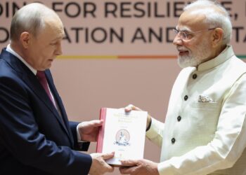 PM मोदी ने राष्ट्रपति पुतिन को गिफ्ट की ये किताब, तमिल संस्कृति का है दस्तावेज