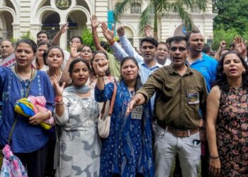 Bank Strike: 5 दिन काम, 2 दिन छुट्टी… नहीं मानी बात तो 28 सितंबर से फिर बंद होंगे बैंक