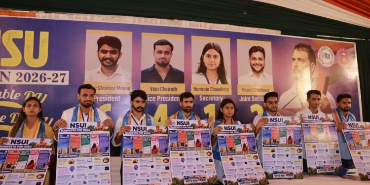 DUSU चुनाव: ABVP ने घोषणापत्र में किए हॉस्टल-सुरक्षा के वादे, NSUI ने जवाबदेही तय करने का वादा