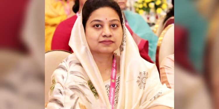 जिससे हारे लोकसभा चुनाव, उसी की बेटी से रचाई थी शादी… पत्नी भी 2 बार से सांसद, अब हुआ तलाक; हिमाद्री और नरेंद्र की स्टोरी