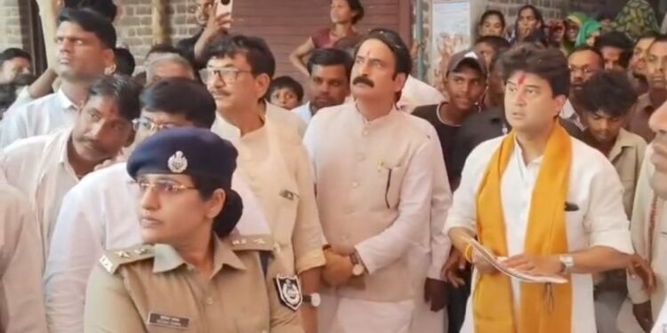 ‘कलेक्टर कहां हैं, बुलाइए’, सिंधिया का वीडियो वायरल, अधिकारी से क्यों नाराज हुए केंद्रीय मंत्री