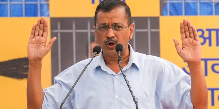 अरविंद केजरीवाल और उनके परिवार को SIR मामले में नोटिस, जानिए क्या है वजह