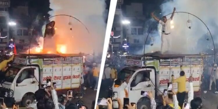 चारों तरफ पटाखे फूटे, कंबल ओढ़कर खड़ा रहा युवक, खत्म होते ही हाथ उठाकर हंसा, खौफनाक वीडियो वायरल