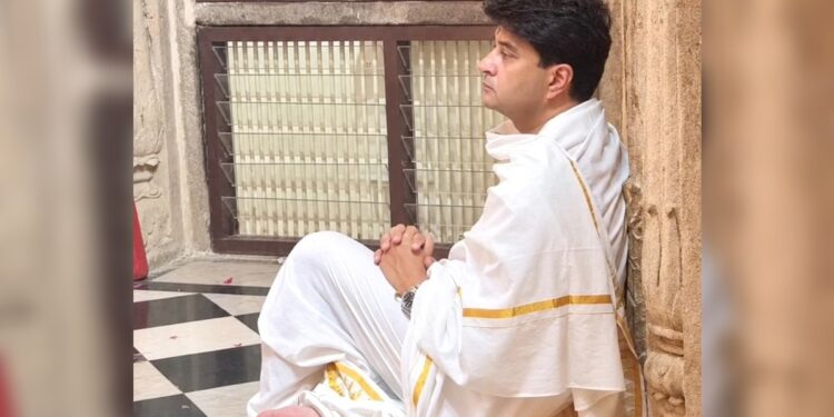 आधी रोटी… 5 पीढ़ियों का आशीर्वाद! सिंधिया परिवार आज भी क्यों करता है बाबा मंसूर शाह की पूजा?