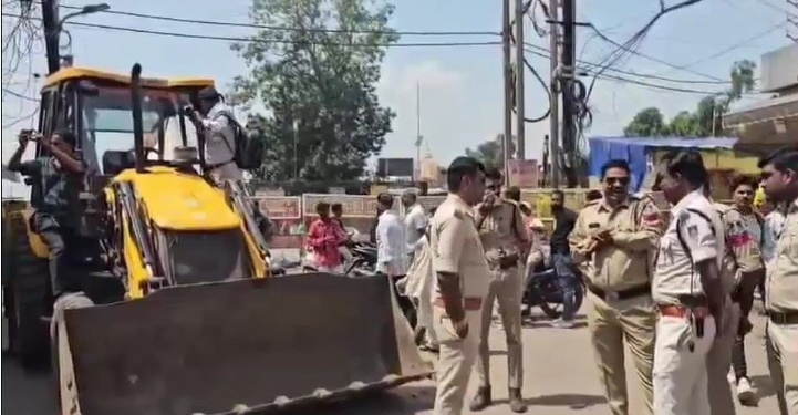 उज्जैन: महाकाल मंदिर के पास फिर चलेगा बुलडोजर! 40 दुकानें हटेंगी, 12 मीटर की सड़क होगी 24 मीटर