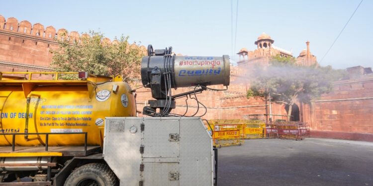राजधानी में प्रदूषण पर डबल एक्शन… छोटी सड़कों की मशीन से सफाई, IIT दिल्ली करेगा रियल-टाइम ट्रैकिंग