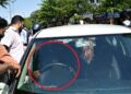 कार में लॉक हुआ मासूम! चाबी अंदर रह गई, गेट नहीं खुला तो मची अफरा-तफरी