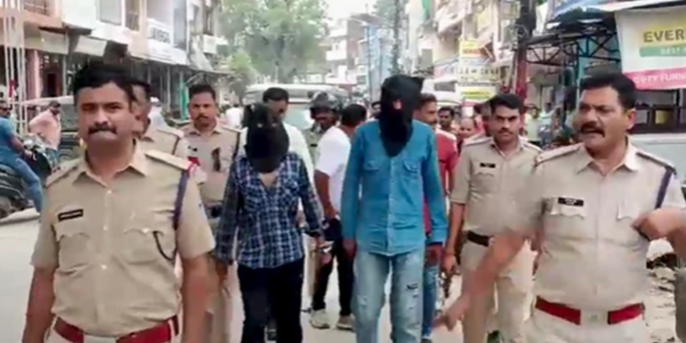 ‘गुंडागर्दी पाप है, पुलिस हमारी बाप है…’, रेत कारोबारी पर गोली चलाने दो सगे भाइयों का निकला जुलूस