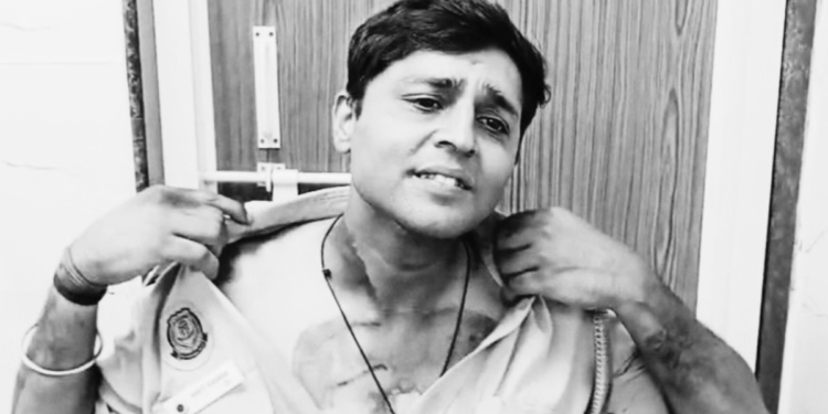 ’40-50 लोगों ने घेरकर पीटा, गाली-गलौज…’, दिल्ली पुलिस के जवान ने बयां किया दर्द