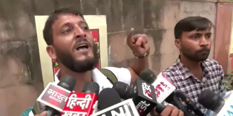 कनॉट प्लेस में कश्मीरी युवक को पीटा, BJP का कांग्रेस कार्यकर्ताओं पर आरोप