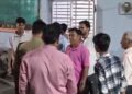 पति के साथ रात में टहल रही थी महिला, सामने से बाइक आई… पलक झपकते ही गले से चेन खींच ले गया बदमाश