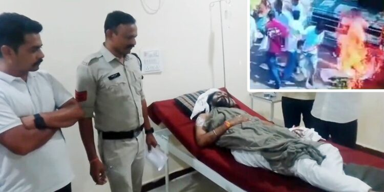 पुतले पर छिड़का पेट्रोल, अचानक उठी लपटें… CEC के खिलाफ प्रदर्शन के दौरान यूथ कांग्रेस जिलाध्यक्ष झुलसे