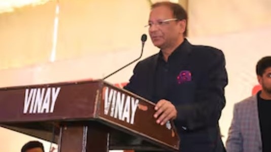 BFI अध्यक्ष अजय सिंह के खिलाफ अविश्वास प्रस्ताव का नोटिस, ये है वजह