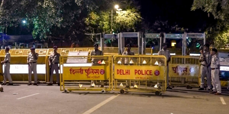 दिल्ली में कल ट्रैफिक का नया प्लान… धौला कुआं से कनॉट प्लेस तक इन 30 जगहों पर असर, जानें हर अपडेट