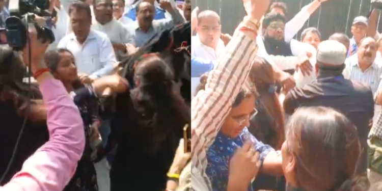 दिल्ली: कांग्रेस और बीजेपी कार्यकर्ता आपस में भिड़े, गाली-गलौच का आरोप, VIDEO