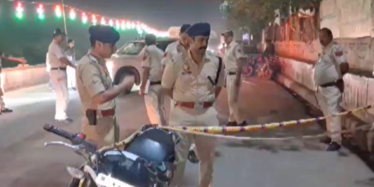 फोन कर घर से बाहर बुलाया, फिर शख्स पर की ताबड़तोड़ फायरिंग! दिल्ली में सनसनीखेज वारदात