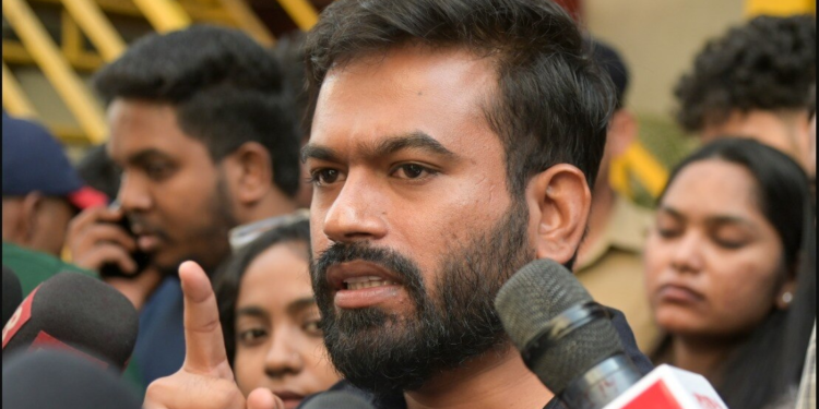 ‘शांतिपूर्ण प्रोटेस्ट से नहीं सरकारी शटडाउन से…’, व्यापारियों की आपत्ति पर दिपके का जवाब